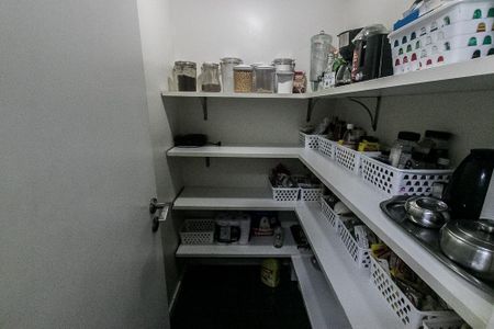 Apartamento para alugar com 226m², 3 quartos e 3 vagas Apartamento para alugar com 226m², 3 quartos e 3 vagasDespensa