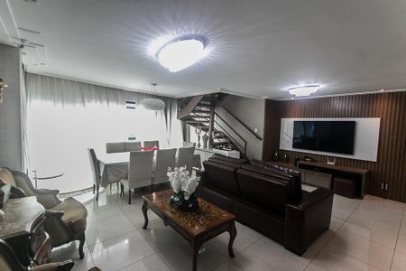 Apartamento para alugar com 226m², 3 quartos e 3 vagas Apartamento para alugar com 226m², 3 quartos e 3 vagasSala