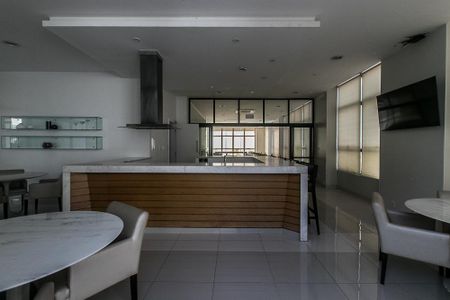 Apartamento para alugar com 226m², 3 quartos e 3 vagas Apartamento para alugar com 226m², 3 quartos e 3 vagasÁrea comum - Salão de festas 2
