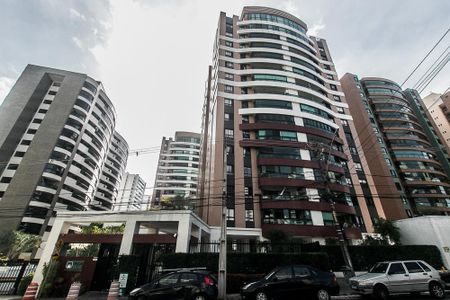 Apartamento para alugar com 226m², 3 quartos e 3 vagas Apartamento para alugar com 226m², 3 quartos e 3 vagasFachada do Prédio