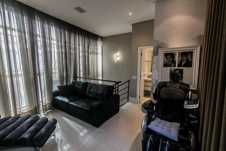 Apartamento para alugar com 226m², 3 quartos e 3 vagas Apartamento para alugar com 226m², 3 quartos e 3 vagasSala de Cinema