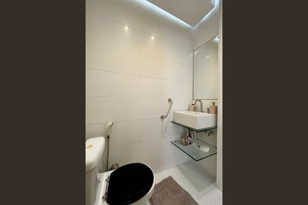 Apartamento à venda com 97m², 2 quartos e 1 vagaBanheiro social