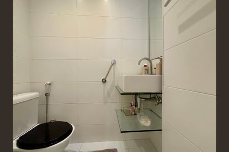 Apartamento à venda com 97m², 2 quartos e 1 vagaBanheiro social