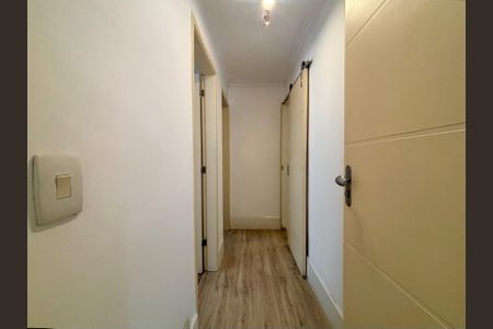 Apartamento à venda com 97m², 2 quartos e 1 vagaSala - corredor de acesso