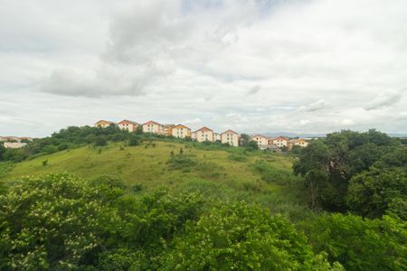 Vista do Quarto 1 de apartamento para alugar com 2 quartos, 43m² em Paciência, Rio de Janeiro