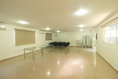Apartamento para alugar com 43m², 2 quartos e 1 vagaÁrea comum - Salão de festas