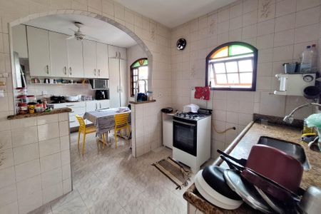 Casa para alugar com 290m², 4 quartos e 1 vagaCozinha