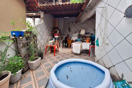 Casa para alugar com 290m², 4 quartos e 1 vagaQuintal