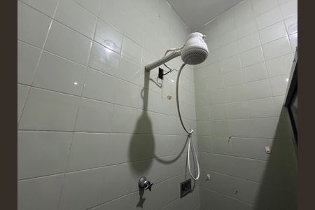 Apartamento à venda com 64m², 1 quarto e sem vagaChuveiro