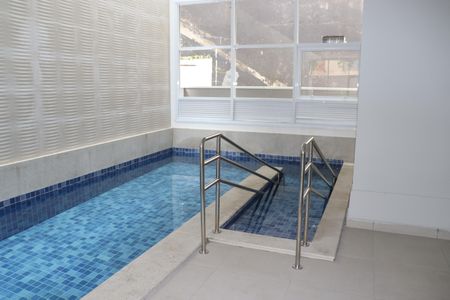 Apartamento à venda com 35m², 1 quarto e 1 vagaPiscina