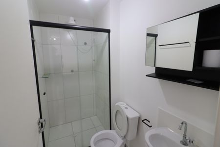 Banheiro de apartamento à venda com 2 quartos, 38m² em Metalúrgicos, Osasco
