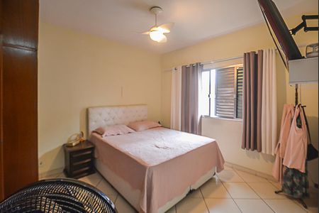 Casa à venda com 201m², 3 quartos e 5 vagas Casa à venda com 201m², 3 quartos e 5 vagasQuarto Suíte