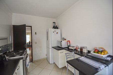 Casa à venda com 201m², 3 quartos e 5 vagas Casa à venda com 201m², 3 quartos e 5 vagasCozinha