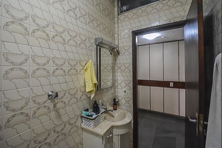 Casa à venda com 201m², 3 quartos e 5 vagas Casa à venda com 201m², 3 quartos e 5 vagasBanheiro