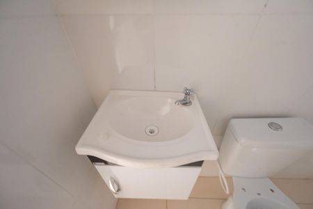 Casa à venda com 83m², 3 quartos e 1 vagaBanheiro da Casa 1