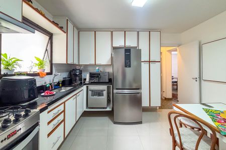 Apartamento para alugar com 140m², 3 quartos e 2 vagas