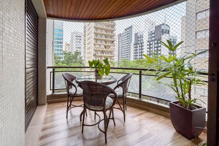 Apartamento para alugar com 140m², 3 quartos e 2 vagas