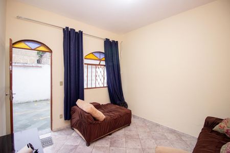 Sala de casa para alugar com 3 quartos, 120m² em Sapucaias, Contagem
