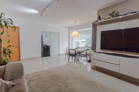 Apartamento para alugar com 140m², 4 quartos e 3 vagas Apartamento para alugar com 140m², 4 quartos e 3 vagasSala