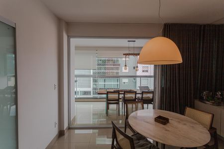 Apartamento para alugar com 140m², 4 quartos e 3 vagas Apartamento para alugar com 140m², 4 quartos e 3 vagasVaranda na Sala