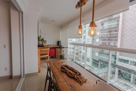 Apartamento para alugar com 140m², 4 quartos e 3 vagas Apartamento para alugar com 140m², 4 quartos e 3 vagasVaranda na Sala