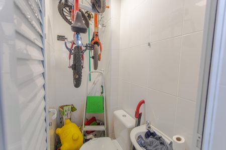 Apartamento para alugar com 140m², 4 quartos e 3 vagas Apartamento para alugar com 140m², 4 quartos e 3 vagasBanheiro de serviço