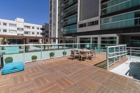 Apartamento para alugar com 140m², 4 quartos e 3 vagas Apartamento para alugar com 140m², 4 quartos e 3 vagasÁrea Comum - Piscina