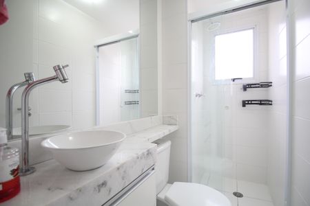 Banheiro de apartamento para alugar com 2 quartos, 44m² em Jardim das Palmas, São Paulo