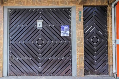 Casa à venda com 75m², 1 quarto e sem vaga Casa à venda com 75m², 1 quarto e sem vagaFachada