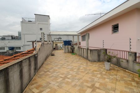 Casa à venda com 210m², 2 quartos e 2 vagas Casa à venda com 210m², 2 quartos e 2 vagasÁrea externa