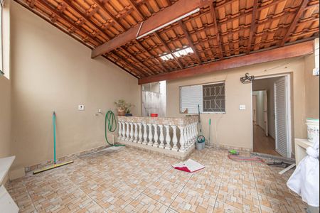 Casa para alugar com 150m², 3 quartos e 2 vagas Casa para alugar com 150m², 3 quartos e 2 vagasVaranda