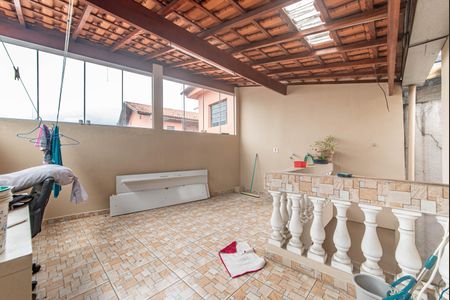 Casa para alugar com 150m², 3 quartos e 2 vagas Casa para alugar com 150m², 3 quartos e 2 vagasVaranda