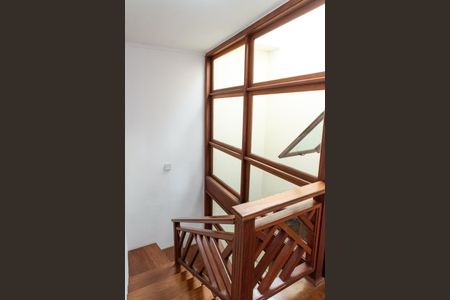 Casa para alugar com 400m², 4 quartos e 4 vagasEscada