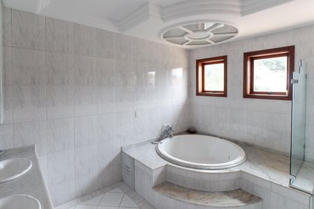 Casa para alugar com 400m², 4 quartos e 4 vagasBanheiro da Suíte 1 