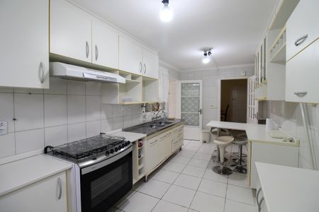 Casa à venda com 200m², 3 quartos e 3 vagas Casa à venda com 200m², 3 quartos e 3 vagasCozinha