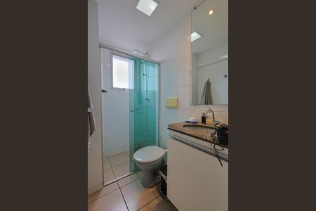 Banheiro de apartamento à venda com 2 quartos, 51m² em União, Belo Horizonte