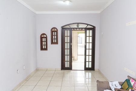 Sala de casa para alugar com 2 quartos, 100m² em Inhoaíba, Rio de Janeiro