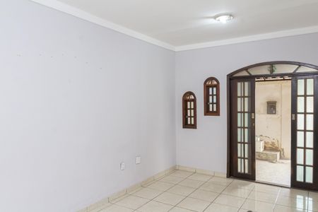 Casa para alugar com 100m², 2 quartos e 3 vagasSala