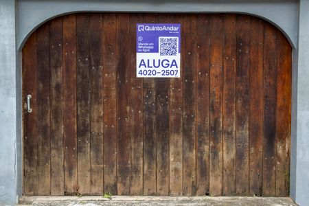 Casa para alugar com 100m², 2 quartos e 3 vagasPlaca Instalada em 04/03/2026 com o código WRBM-47