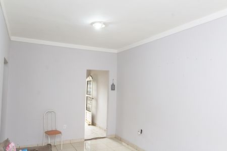 Casa para alugar com 100m², 2 quartos e 3 vagasSala