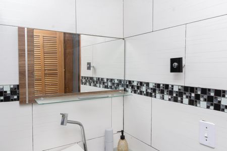 Casa para alugar com 100m², 2 quartos e 3 vagasBanheiro