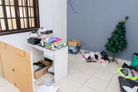 Quarto 1 de casa para alugar com 2 quartos, 100m² em Inhoaíba, Rio de Janeiro