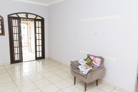 Casa para alugar com 100m², 2 quartos e 3 vagasSala