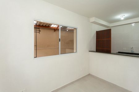 Sala de kitnet/studio para alugar com 1 quarto, 20m² em Jardim Santa Barbara, São Paulo