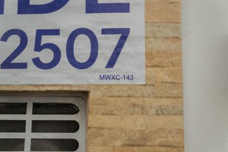 Casa à venda com 228m², 3 quartos e 1 vaga Casa à venda com 228m², 3 quartos e 1 vagaFachada