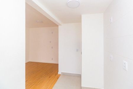 Cozinha  de apartamento para alugar com 2 quartos, 59m² em Jardim Sabará, Porto Alegre