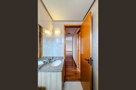 Apartamento à venda com 82m², 3 quartos e 2 vagasBanheiro