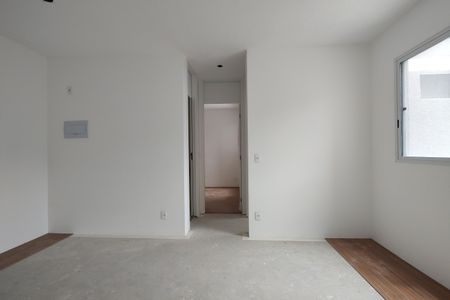 Sala de apartamento para alugar com 2 quartos, 42m² em Taquara, Rio de Janeiro
