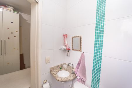 Casa de condomínio à venda com 40m², 2 quartos e 1 vaga Casa de condomínio à venda com 40m², 2 quartos e 1 vagaBanheiro do Quarto 2
