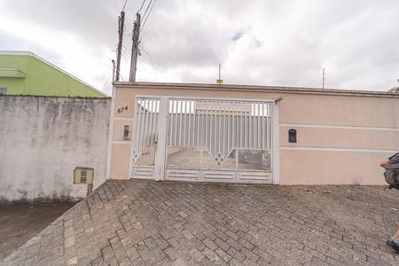 Casa de condomínio à venda com 40m², 2 quartos e 1 vaga Casa de condomínio à venda com 40m², 2 quartos e 1 vagaFachada